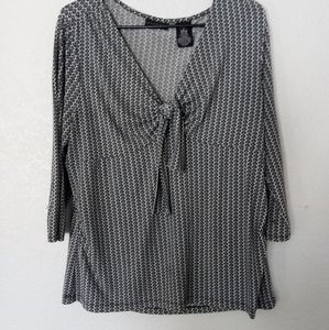 Apostrophe Petite White/black Circle prints neck top